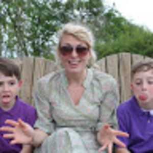 Meet your Posher, Leslia